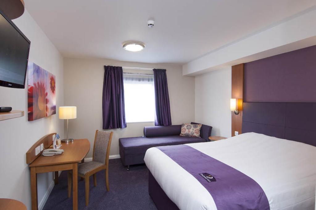 Premier Inn Kings Langley Room photo