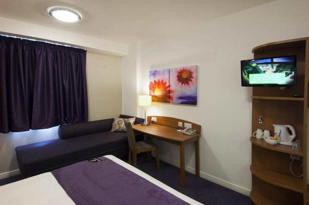 Premier Inn Kings Langley Room photo