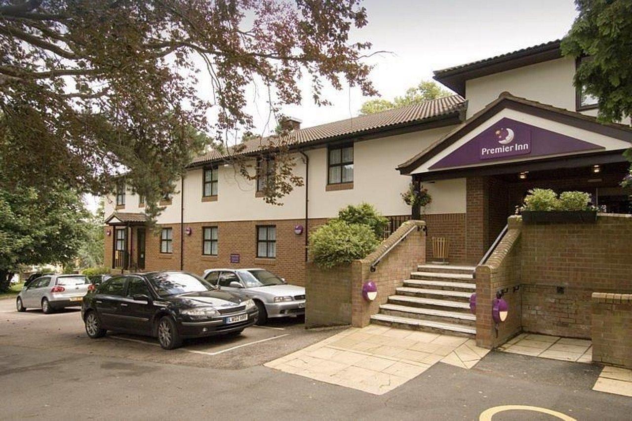 Premier Inn Kings Langley Exterior photo