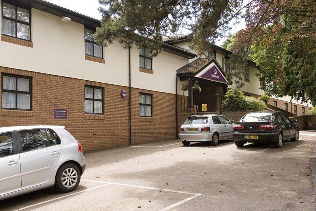 Premier Inn Kings Langley Exterior photo